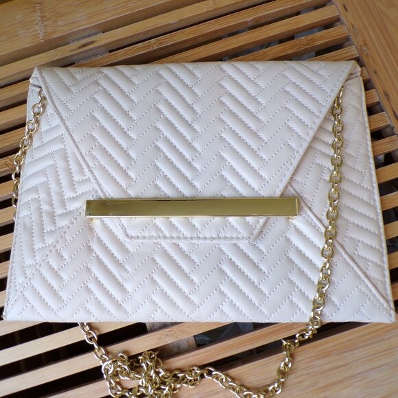 Mossimo Faux Leather Quilted Clutch with Removable Chain - Picture 3 of 9